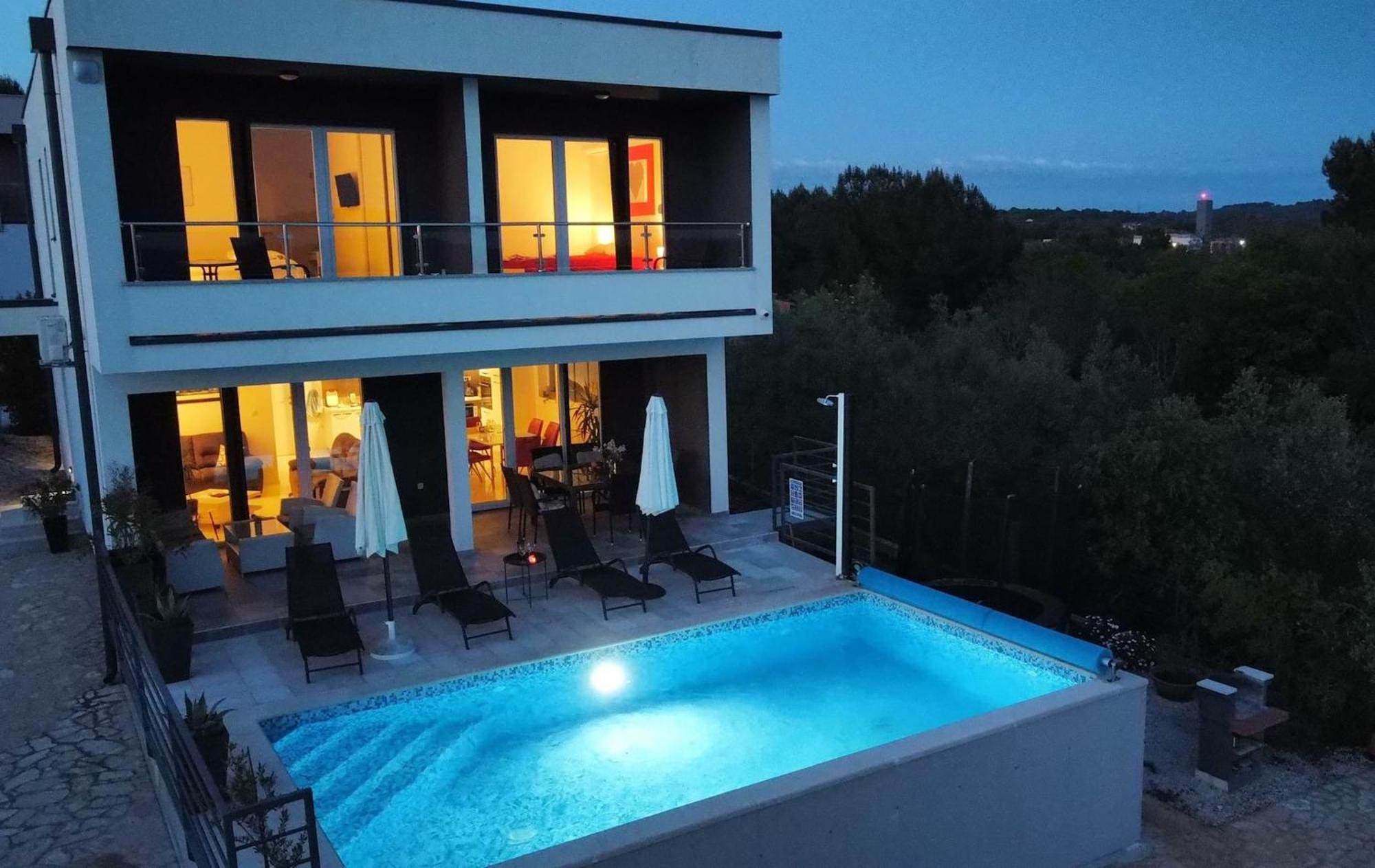 Villa Pura Vida With Sea View 普拉 外观 照片